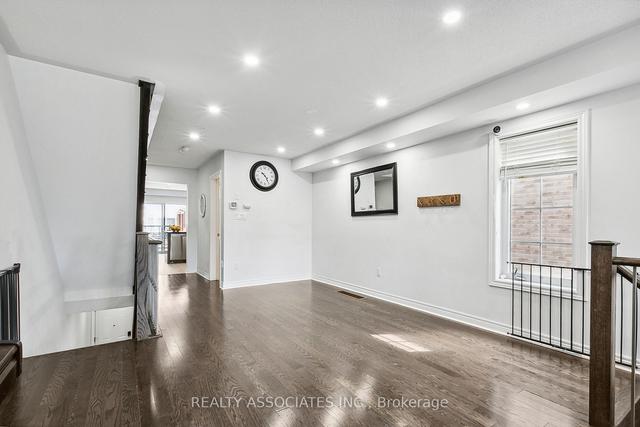 3634b St Clair Ave E, House attached with 4 bedrooms, 4 bathrooms and 1 parking in Toronto ON | Image 7