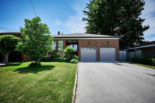 172 Manse Rd, House detached with 3 bedrooms, 4 bathrooms and 6 parking in Toronto ON | Image 1