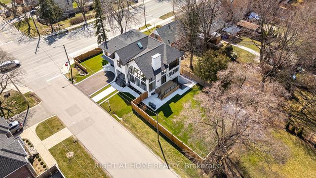 214 Shaver Ave N, House detached with 4 bedrooms, 7 bathrooms and 6 parking in Toronto ON | Image 23