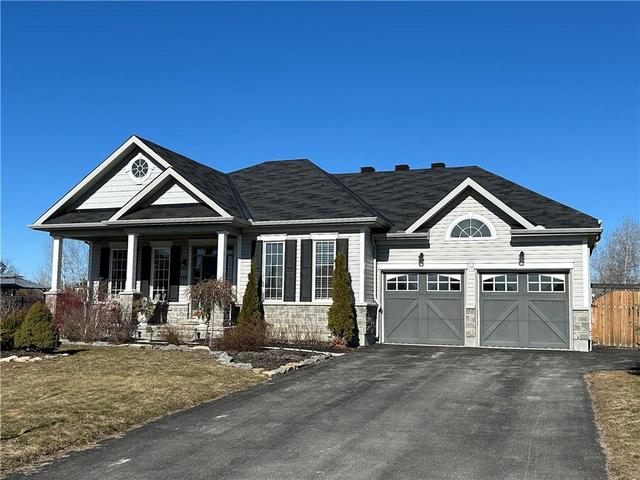 111 Antler Court, House detached with 3 bedrooms, 3 bathrooms and 4 parking in Mississippi Mills ON | Image 1