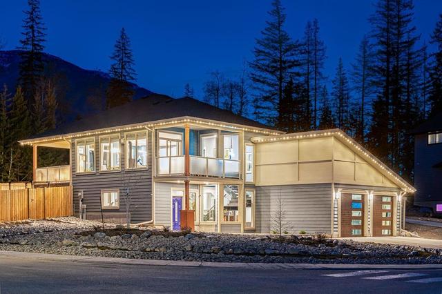 2264 Black Hawk Drive, House detached with 3 bedrooms, 3 bathrooms and null parking in Sparwood BC | Image 48