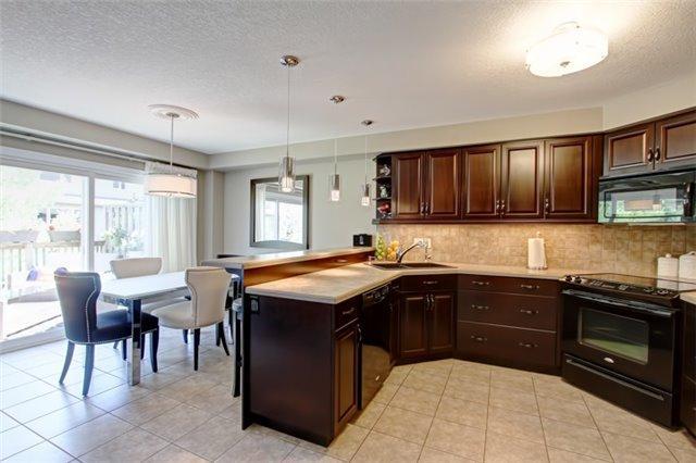 62 Walker Way, Townhouse with 3 bedrooms, 3 bathrooms and 2 parking in Guelph ON | Image 11