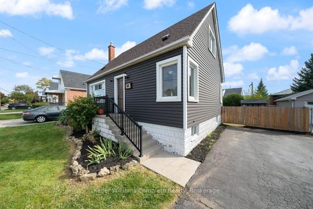 67 West 1st St, House detached with 3 bedrooms, 3 bathrooms and 3 parking in Hamilton ON | Image 32