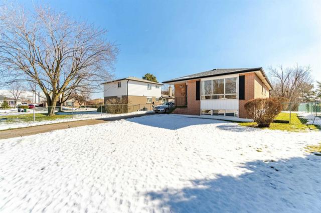 47 Fidelia Cres, House detached with 3 bedrooms, 1 bathrooms and 4 parking in Brampton ON | Image 23