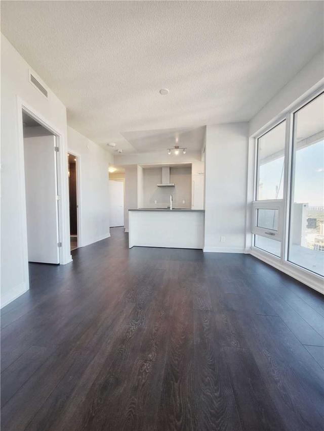 4503 - 2221 Yonge St, Condo with 2 bedrooms, 2 bathrooms and 1 parking in Toronto ON | Image 3