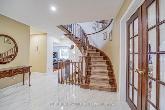 36 Blyth St, House detached with 4 bedrooms, 4 bathrooms and 6 parking in Richmond Hill ON | Image 2