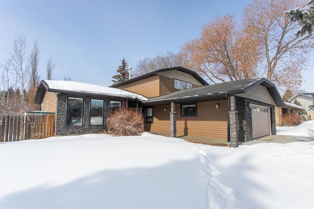 25 Allan Close, House detached with 3 bedrooms, 3 bathrooms and 5 parking in Red Deer AB | Image 2