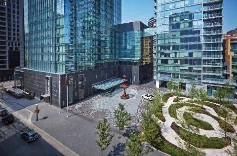 1001 - 55 Scollard St, Condo with 1 bedrooms, 2 bathrooms and 1 parking in Toronto ON | Image 17