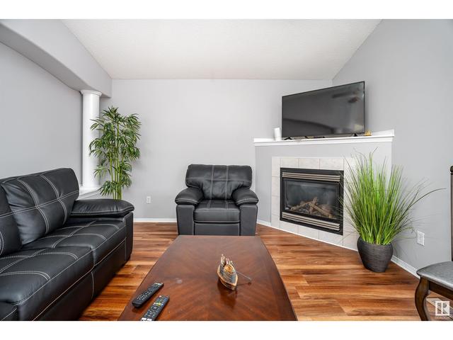 2210 37a Avenue Nw Nw, House detached with 5 bedrooms, 3 bathrooms and 5 parking in Edmonton AB | Image 7