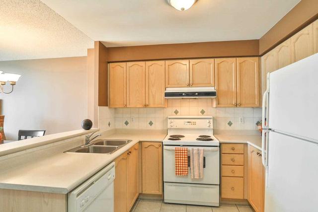 202 - 2585 Erin Centre Blvd, Condo with 2 bedrooms, 2 bathrooms and 1 parking in Mississauga ON | Image 5