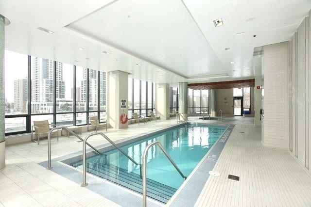 2103 - 9 Valhalla Inn Rd, Condo with 1 bedrooms, 1 bathrooms and 1 parking in Toronto ON | Image 2