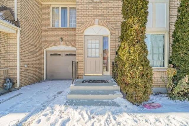 23 Morningdew Cres, House semidetached with 3 bedrooms, 4 bathrooms and 4 parking in Brampton ON | Image 12