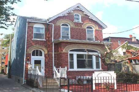 142 Seaton St, House detached with 6 bedrooms, 2 bathrooms and null parking in Toronto ON | Image 1