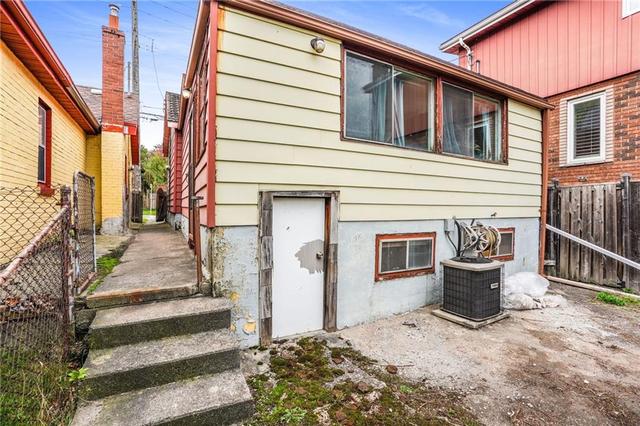510 John Street N, House detached with 2 bedrooms, 1 bathrooms and null parking in Hamilton ON | Image 9
