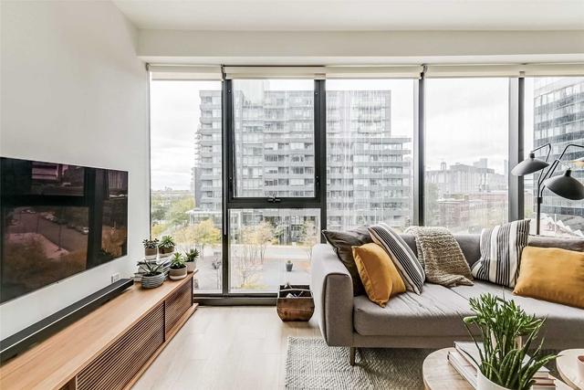 402 - 170 Bayview Ave, Condo with 2 bedrooms, 1 bathrooms and 1 parking in Toronto ON | Image 4