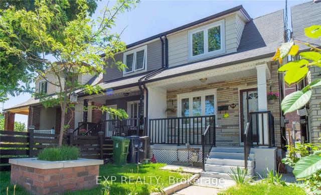 84 Rosethorn Ave, House semidetached with 2 bedrooms, 3 bathrooms and 2 parking in Toronto ON | Image 1