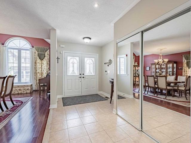 16 Sir Michael Pl, House detached with 4 bedrooms, 3 bathrooms and 5 parking in Brampton ON | Image 32