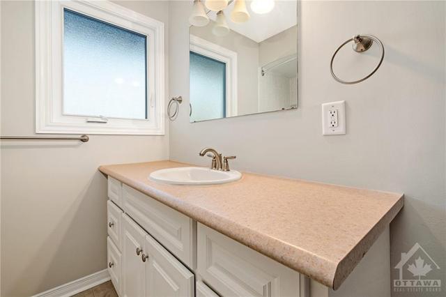 98 - 1900 Marquis Avenue, Townhouse with 3 bedrooms, 2 bathrooms and 1 parking in Ottawa ON | Image 19