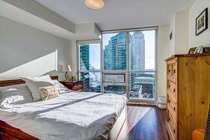 1210 - 18 Harbour St, Condo with 2 bedrooms, 2 bathrooms and 1 parking in Toronto ON | Image 19