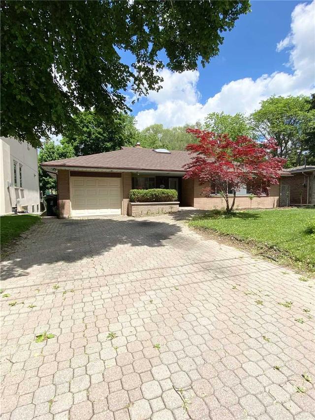 44 Hawksbury Dr, House detached with 3 bedrooms, 2 bathrooms and 5 parking in Toronto ON | Image 1