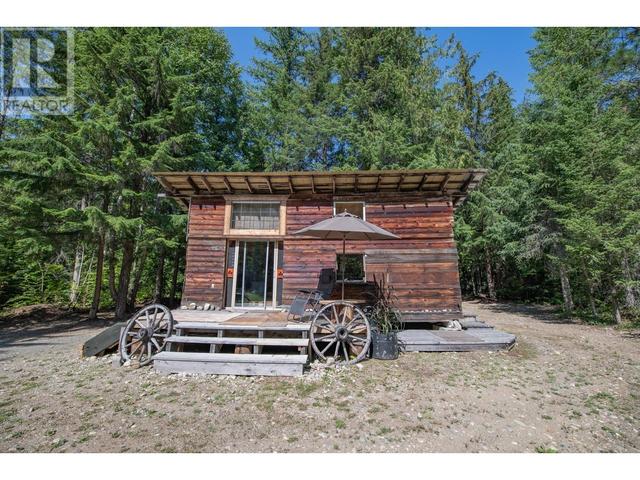 1195 & 1153 Sugar Lake Road, House detached with 2 bedrooms, 2 bathrooms and 25 parking in North Okanagan E BC | Image 66