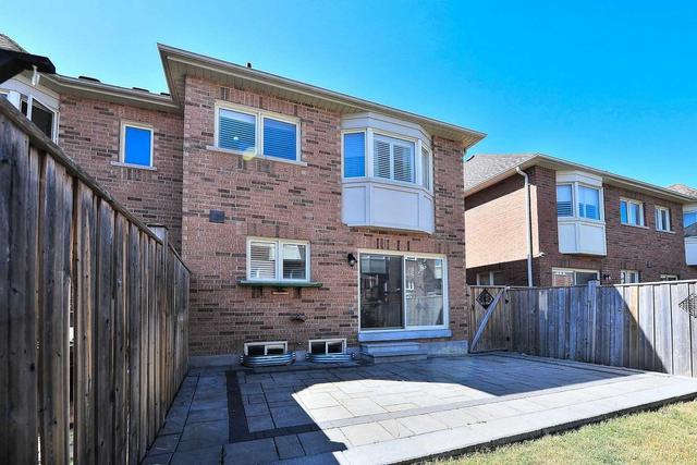 246 Sandale Rd, House attached with 3 bedrooms, 3 bathrooms and 3 parking in Whitchurch Stouffville ON | Image 33