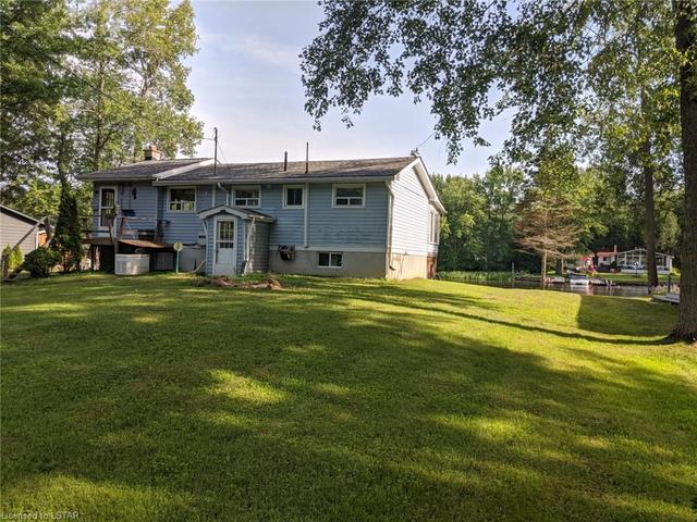 1004 Bagley Road, House detached with 2 bedrooms, 2 bathrooms and null parking in Gravenhurst ON | Image 1