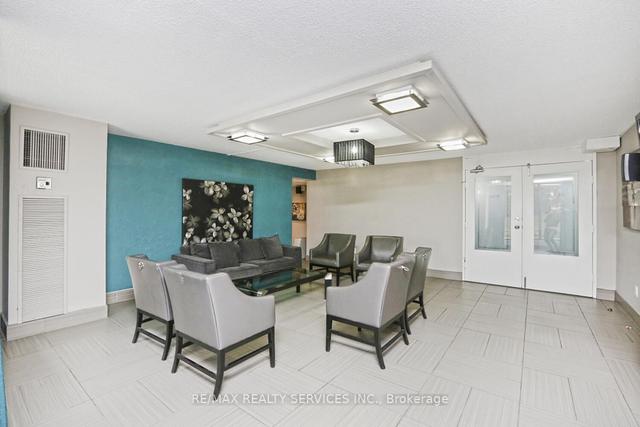 1003 - 15 Kensington Rd, Condo with 2 bedrooms, 1 bathrooms and 1 parking in Brampton ON | Image 25