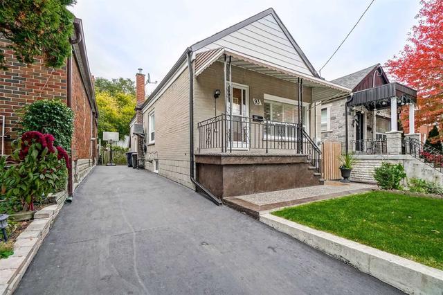 93 Cordella Ave, House detached with 3 bedrooms, 2 bathrooms and 4 parking in Toronto ON | Image 1