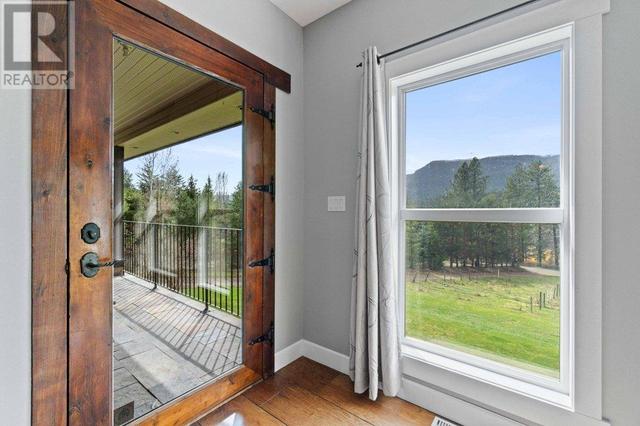 2457 Salmon River Road, House detached with 6 bedrooms, 3 bathrooms and 2 parking in Columbia Shuswap D BC | Image 23