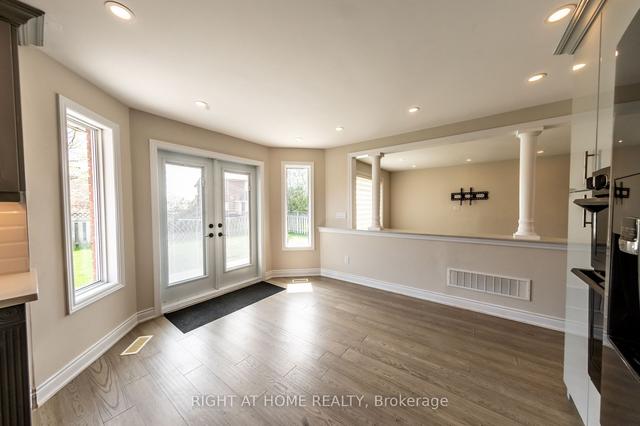 155 Belair Way, House detached with 4 bedrooms, 3 bathrooms and 4 parking in Vaughan ON | Image 4