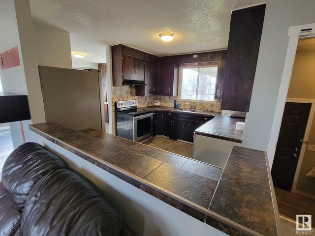 88 Main St, House detached with 6 bedrooms, 2 bathrooms and null parking in Edberg AB | Image 9