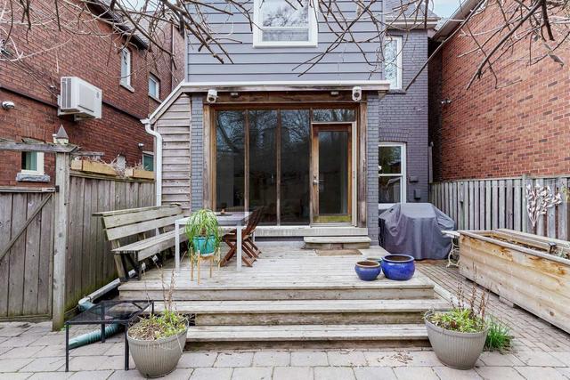 453 Gladstone Ave, House detached with 5 bedrooms, 3 bathrooms and 1 parking in Toronto ON | Image 30