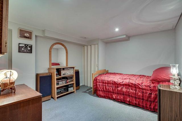 4 Weir St S, House detached with 2 bedrooms, 2 bathrooms and 6 parking in Hamilton ON | Image 27
