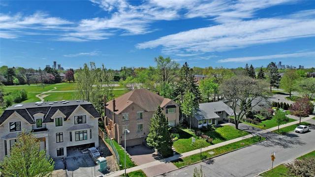 37 Rippleton Rd, House detached with 5 bedrooms, 5 bathrooms and 7 parking in Toronto ON | Image 21