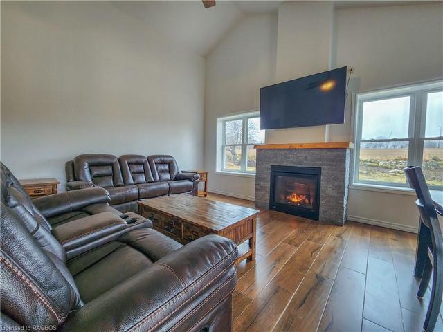 540291 Sideroad 80, House detached with 2 bedrooms, 2 bathrooms and 10 parking in Chatsworth ON | Image 19