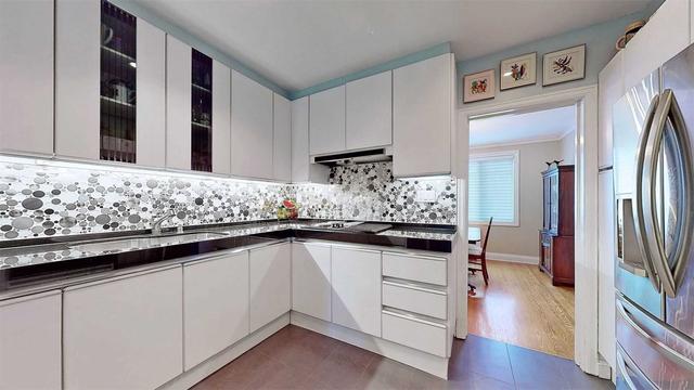252 Yonge Blvd, House detached with 4 bedrooms, 4 bathrooms and 4 parking in Toronto ON | Image 5
