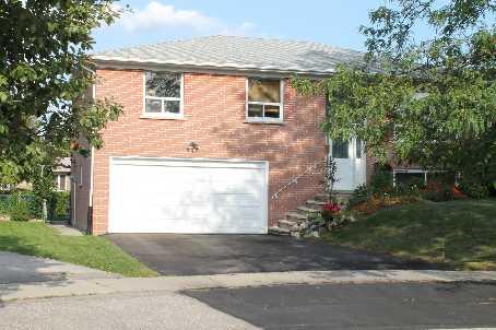 35 Pondsview Dr, House detached with 3 bedrooms, 2 bathrooms and 2 parking in Toronto ON | Image 1