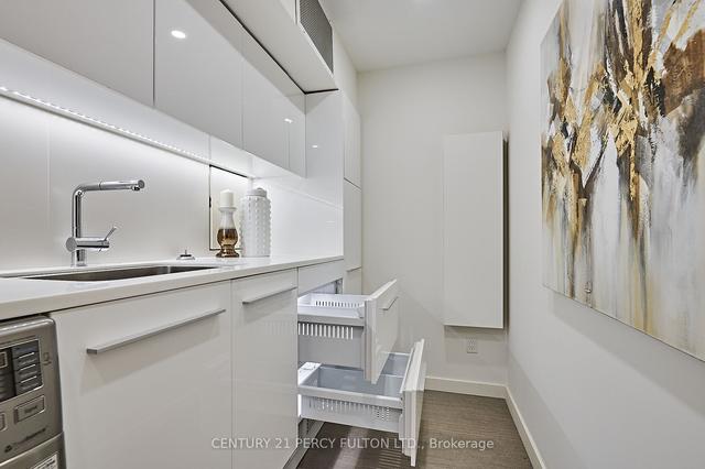 101 - 225 The Donway W, Condo with 3 bedrooms, 3 bathrooms and 2 parking in Toronto ON | Image 27