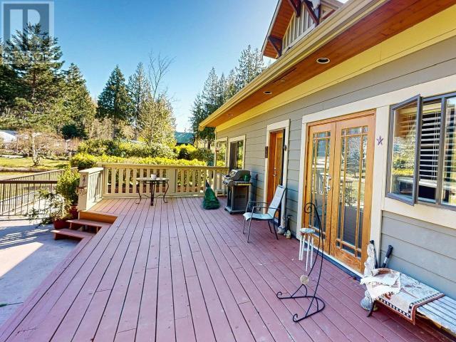 5300 Yukon Ave, House detached with 5 bedrooms, 4 bathrooms and null parking in Powell River BC | Image 3