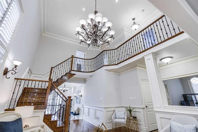 69 Wardlaw Pl, House detached with 4 bedrooms, 5 bathrooms and 6 parking in Vaughan ON | Image 3