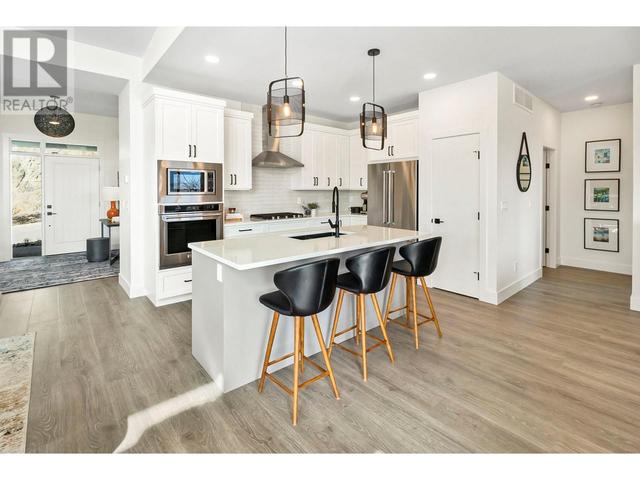 11 - 7735 Okanagan Hills Boulevard, House attached with 3 bedrooms, 3 bathrooms and 4 parking in Vernon BC | Image 5