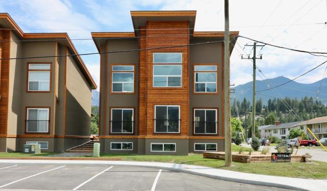 9 - 1110 11th Avenue, House attached with 2 bedrooms, 2 bathrooms and 1 parking in Golden BC | Image 1
