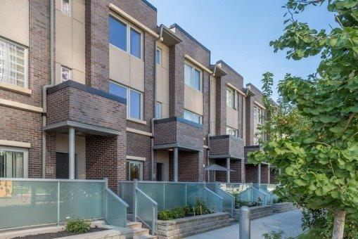 th #12 - 310 Village Green Sq, Townhouse with 3 bedrooms, 3 bathrooms and 2 parking in Toronto ON | Image 2