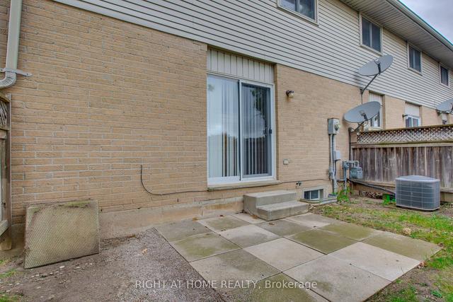 21 - 25 Erica Cres, Townhouse with 3 bedrooms, 2 bathrooms and 2 parking in London ON | Image 20