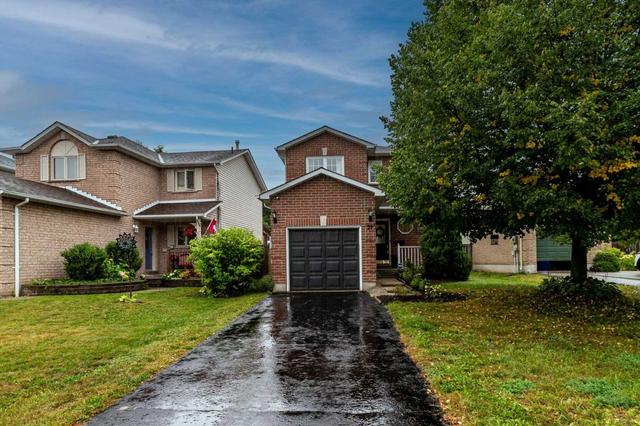 29 Chalmers Dr, House detached with 3 bedrooms, 2 bathrooms and 3 parking in Barrie ON | Image 1