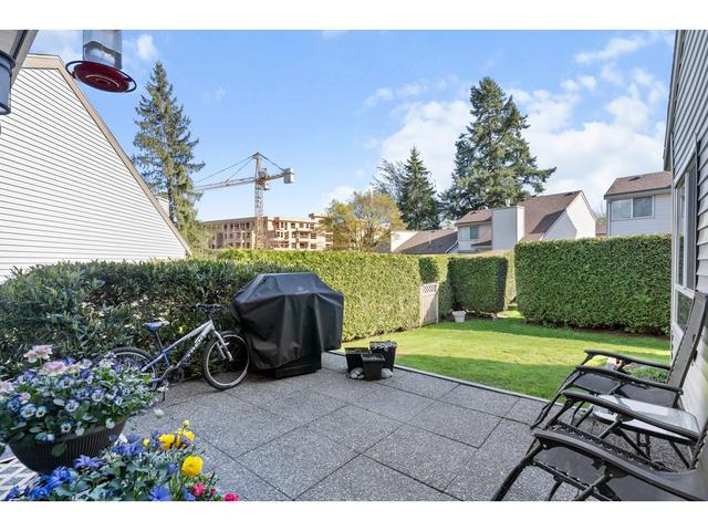 6270 W Greenside Drive, House attached with 2 bedrooms, 1 bathrooms and 2 parking in Surrey BC | Image 31