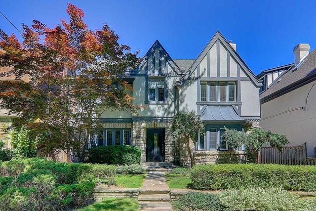 44 Elderwood Dr, House detached with 5 bedrooms, 5 bathrooms and 5 parking in Toronto ON | Card Image