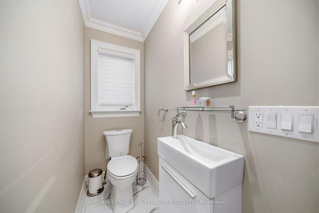 109 Burncrest Dr, House detached with 4 bedrooms, 4 bathrooms and 4 parking in Toronto ON | Image 19