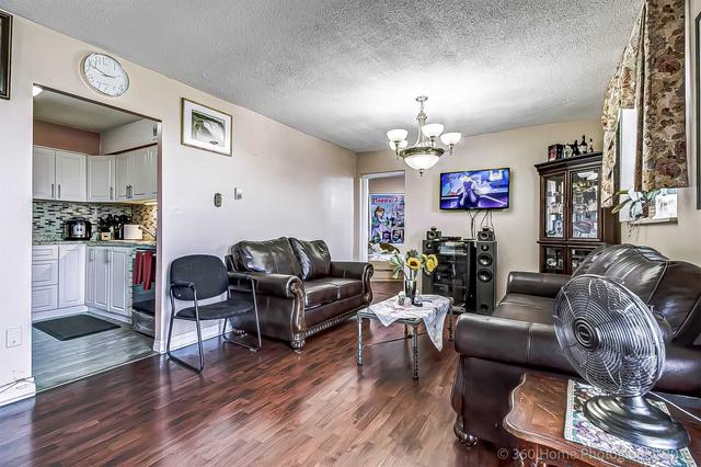 1001 - 3577 Derry Rd E, Condo with 2 bedrooms, 1 bathrooms and 1 parking in Mississauga ON | Image 5